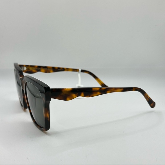 Banana Republic Sunglasses Women’s Brown Tortoise Oversized NWT - Picture 7 of 7